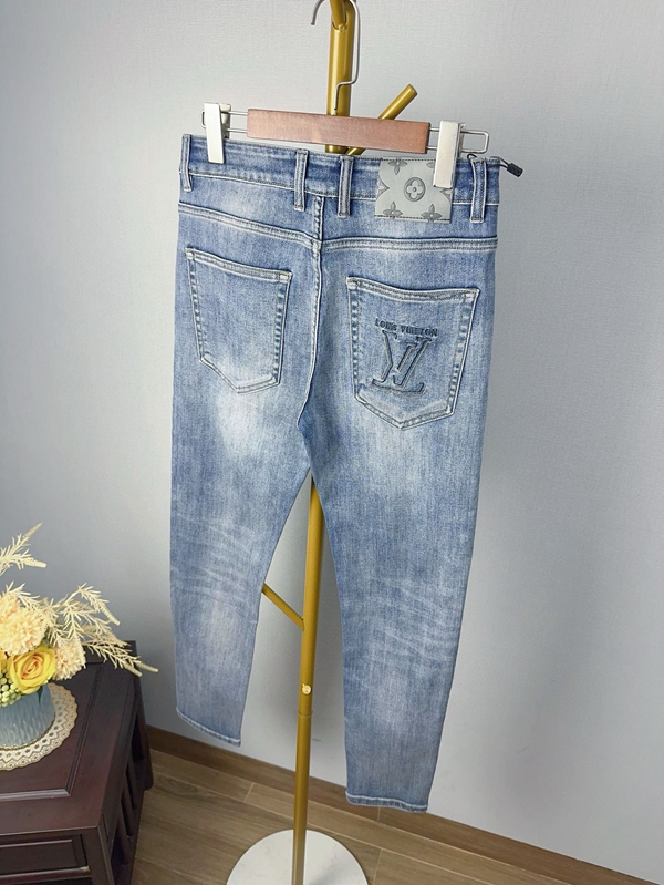 ブランドジーンズ側面デザイン